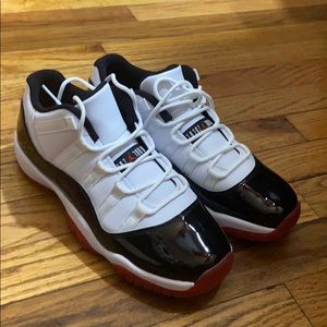 Air Jordan 11 low concord
